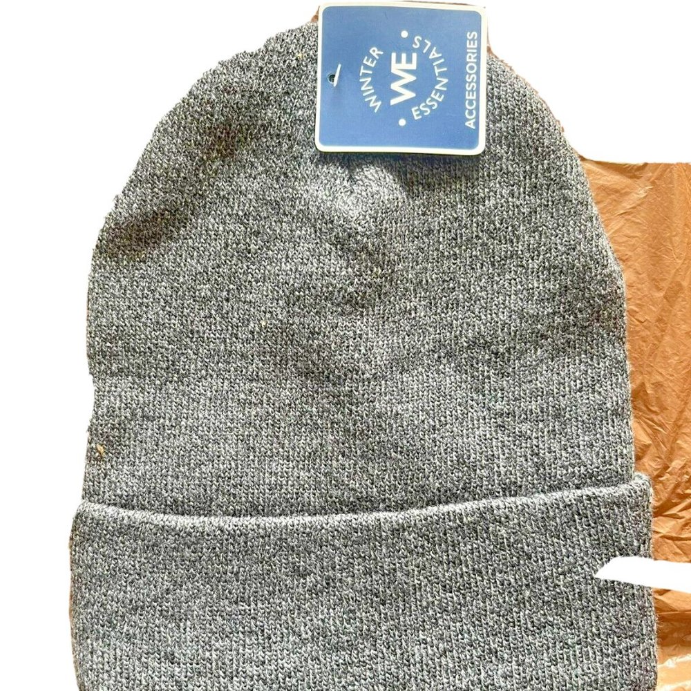 WINTER ESSENTIALS HAT